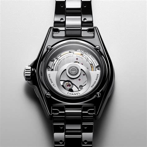 chanel j12 calibre.